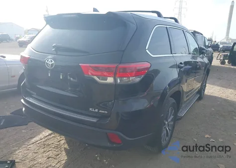 2017 Toyota Highlander Xle z USA, uszkodzony, nr VIN 5TDJZRFH6HS468478